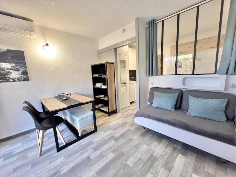 Appartement Port De Hyeres 4 Personnes Exterior photo